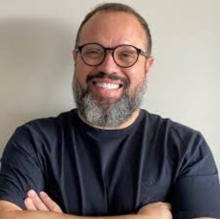 Prof. Luciano Augusto
